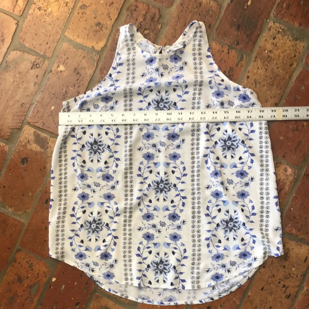 Old Navy shirt - Picture 5 of 8